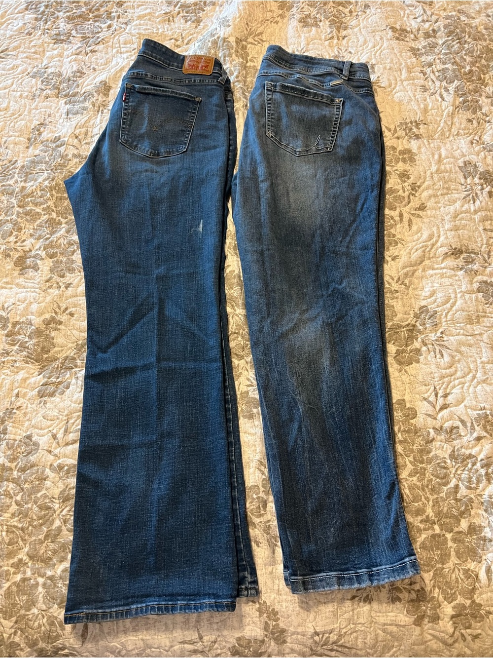 Classic Women's Blue Denim Jeans - Casual Everyday Style - Picture 4 of 7